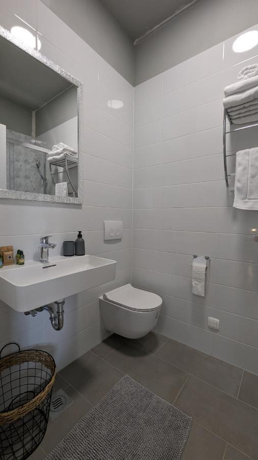 Berry Berry Studio Apartment Zagreb Bagian luar foto